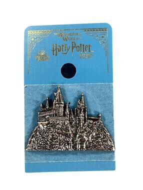 Harry Potter Hogwarts Castle Pin NWT Universal Studios